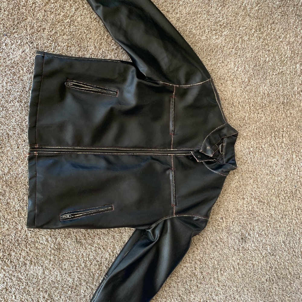 Men’s XL fashion leather jacket (not real leather)